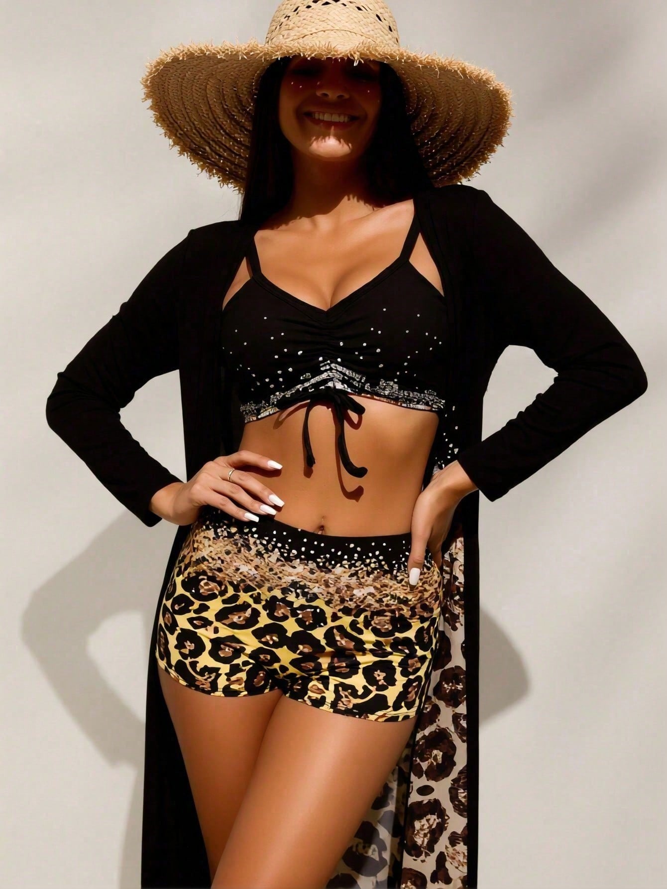 Kadın Siyah Taşlı Bikini Üstü  - Shorts incelemesi ve fiyatı
